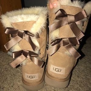 Chestnut Bailey Bow UGGs